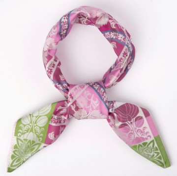 Tyrihans - Mimmi silkeskjerf    |    20  